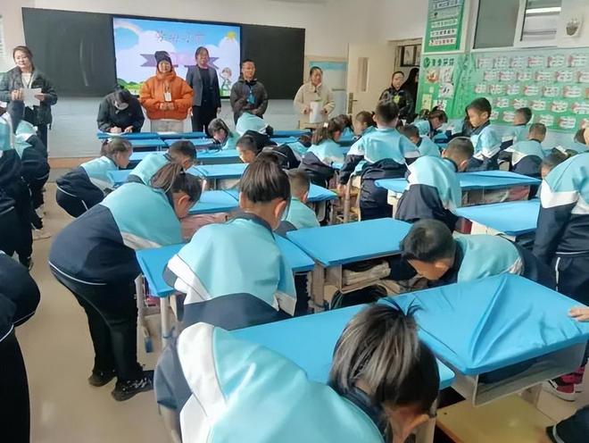 小学五育并举促成长 “六自”少年齐绽放新利体育网站登录包头市昆区友谊大街第一(图2)