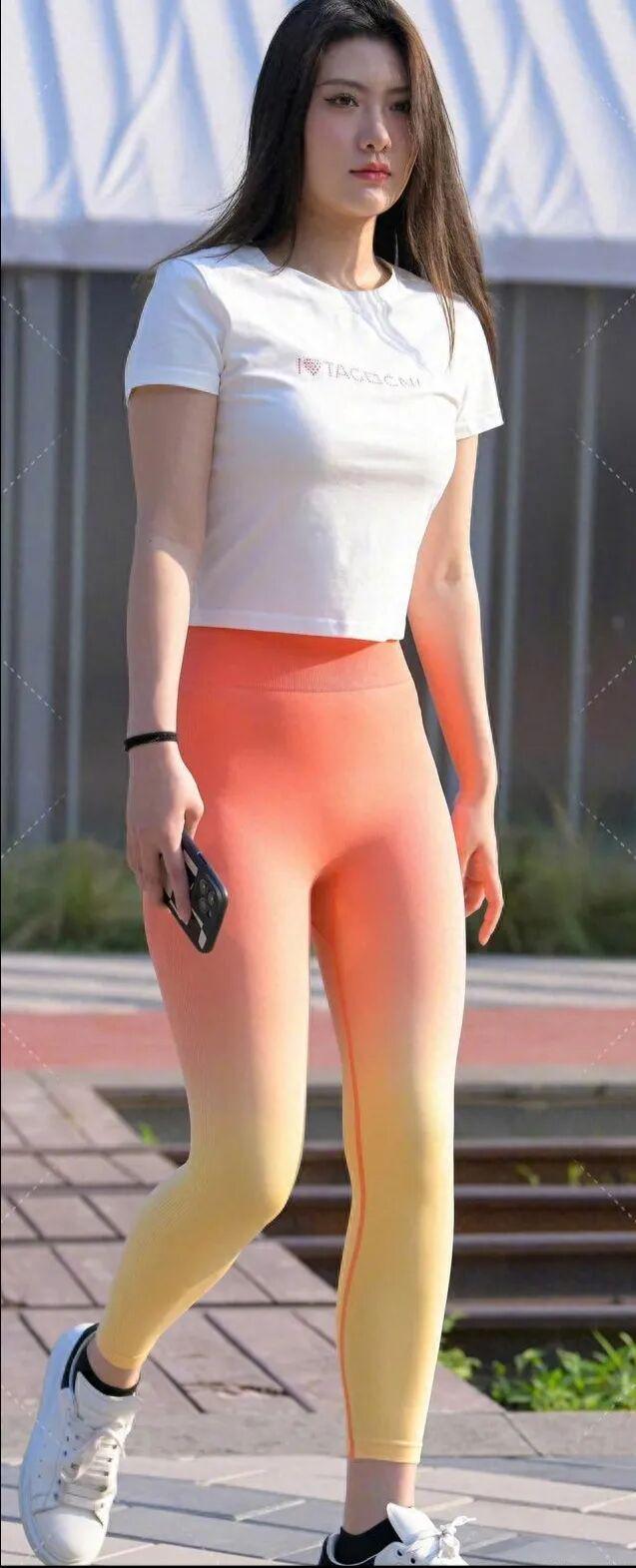 丽更有时尚感这样穿很吸睛瑜伽裤的穿法有很多色彩艳(图4) 丽更有时尚感这样穿很吸睛瑜伽裤的穿法有很多色彩艳(图4)