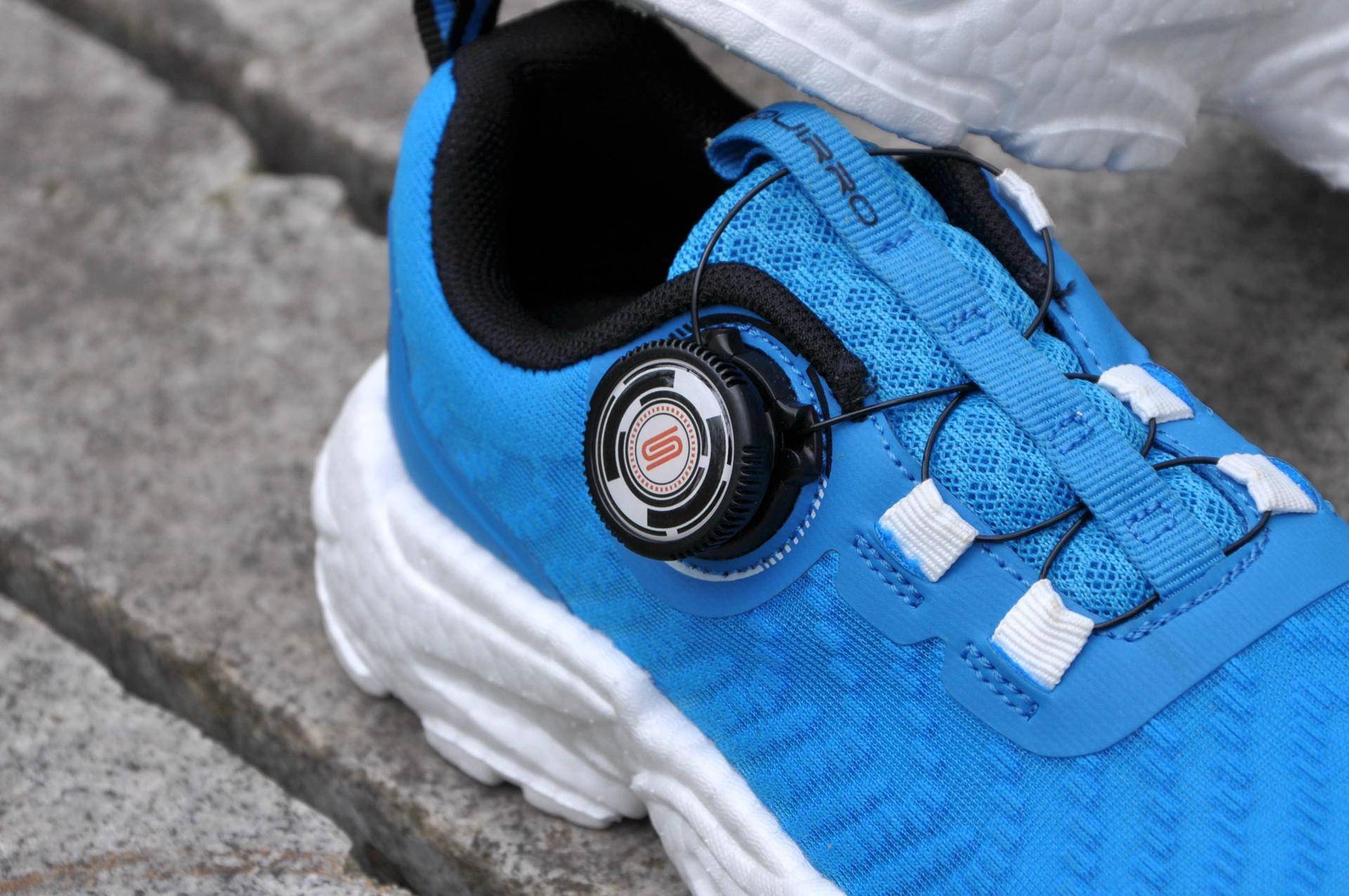 轻弹透气旋钮系带更方便穿脱这是一双适合中大童的跑鞋(图1)