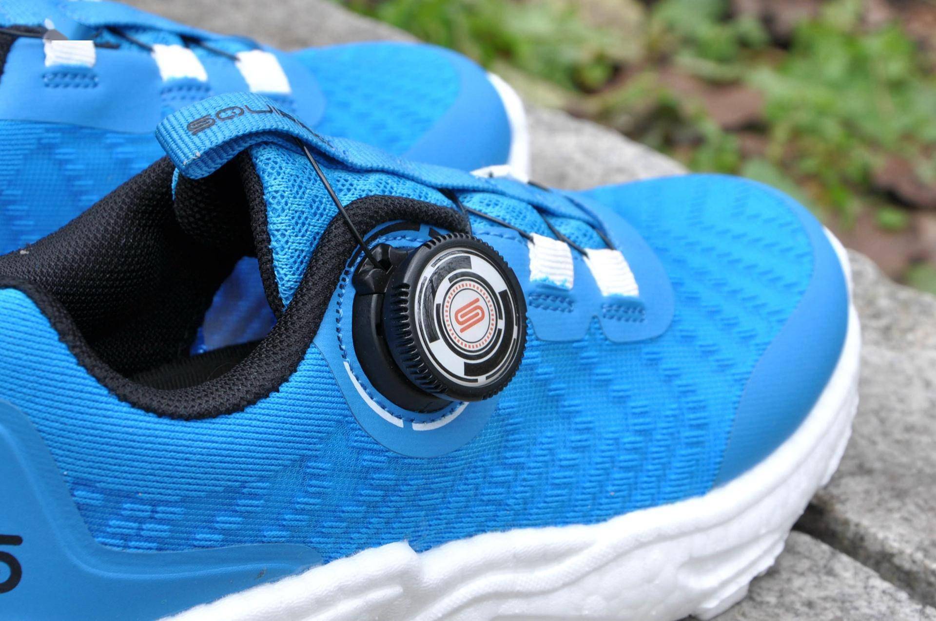 轻弹透气旋钮系带更方便穿脱这是一双适合中大童的跑鞋(图4)