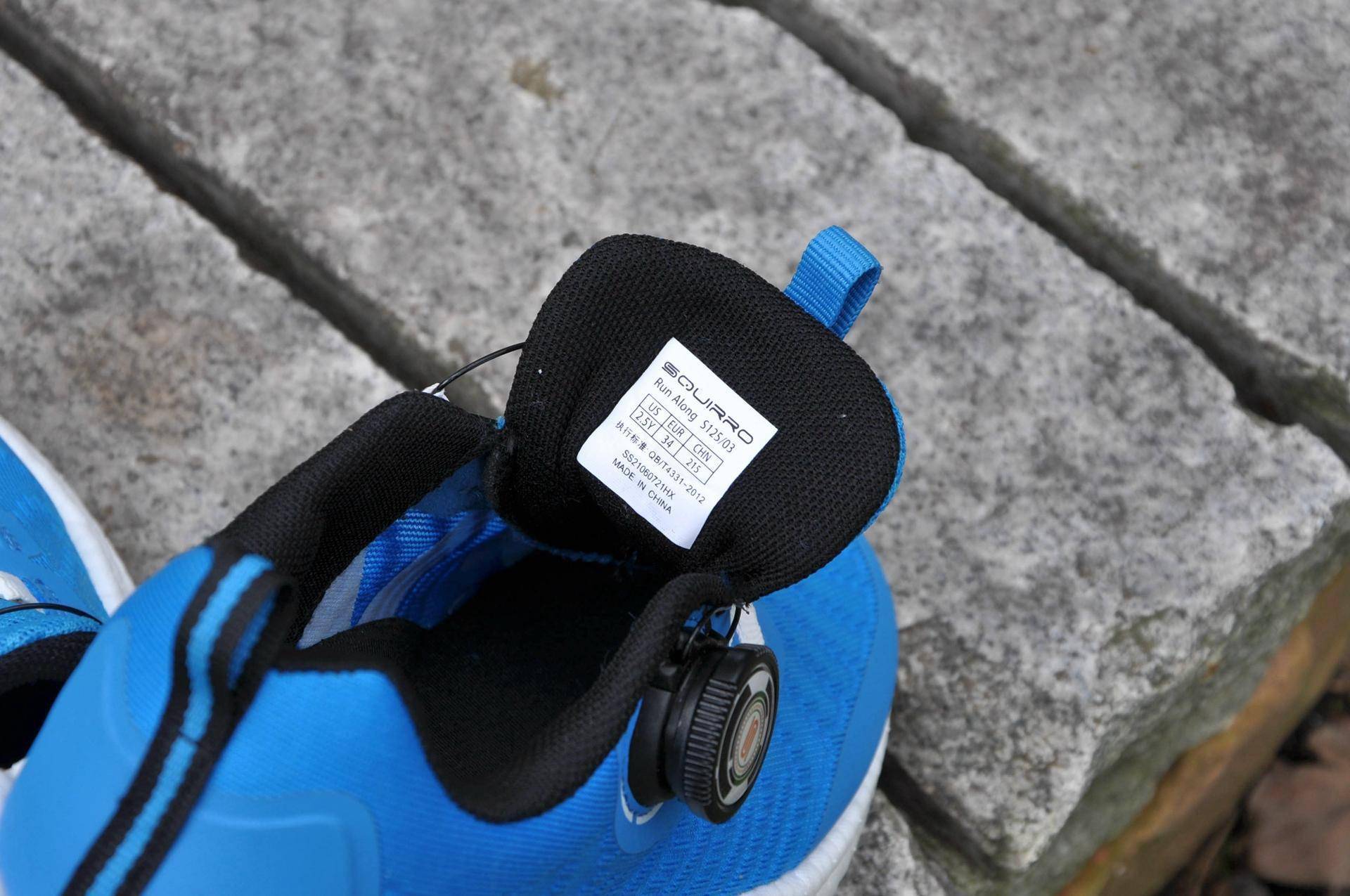 轻弹透气旋钮系带更方便穿脱这是一双适合中大童的跑鞋(图9)